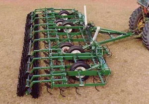 کولتیواتور مزرعه